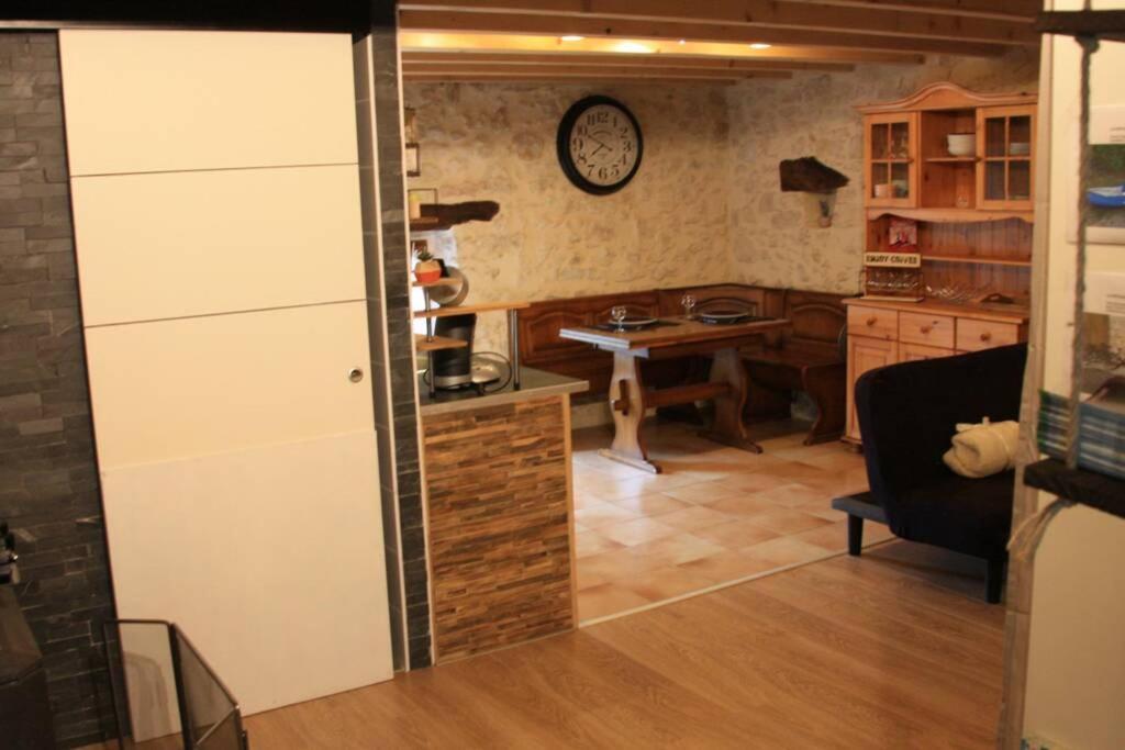 Le Portougais, Chalet A Chanaz, La Petite Venise Savoyarde エクステリア 写真