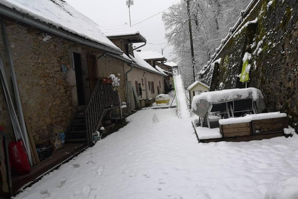 Le Portougais, Chalet A Chanaz, La Petite Venise Savoyarde エクステリア 写真