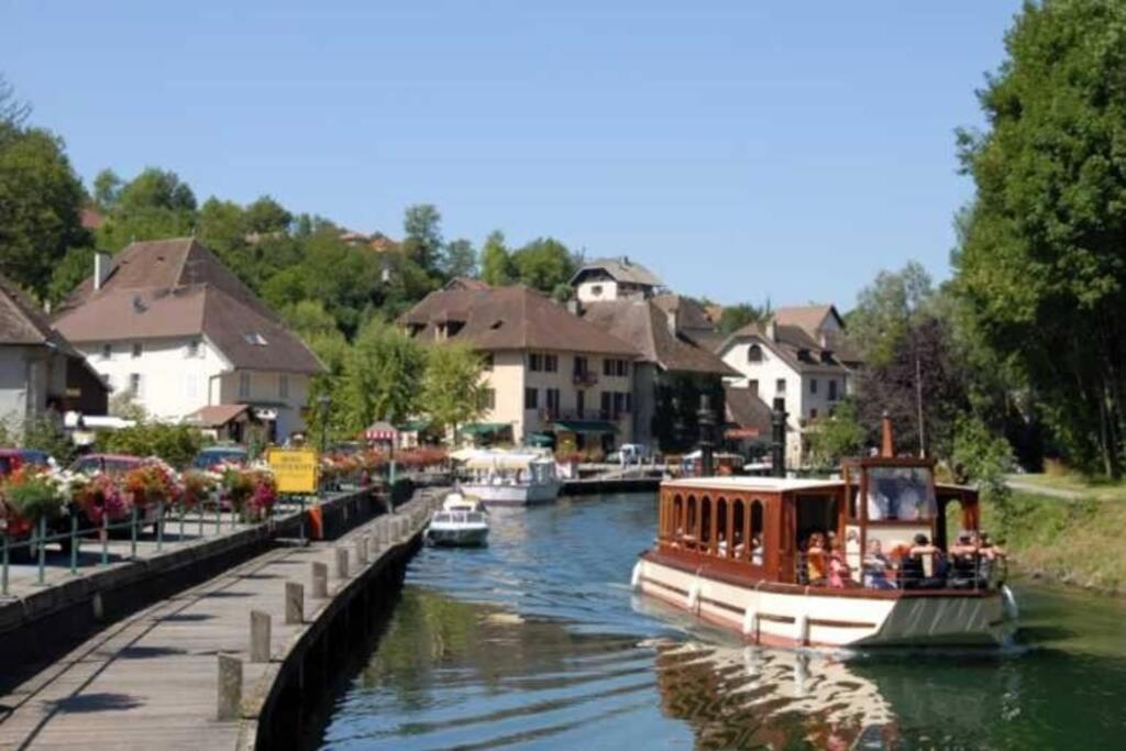 Le Portougais, Chalet A Chanaz, La Petite Venise Savoyarde エクステリア 写真