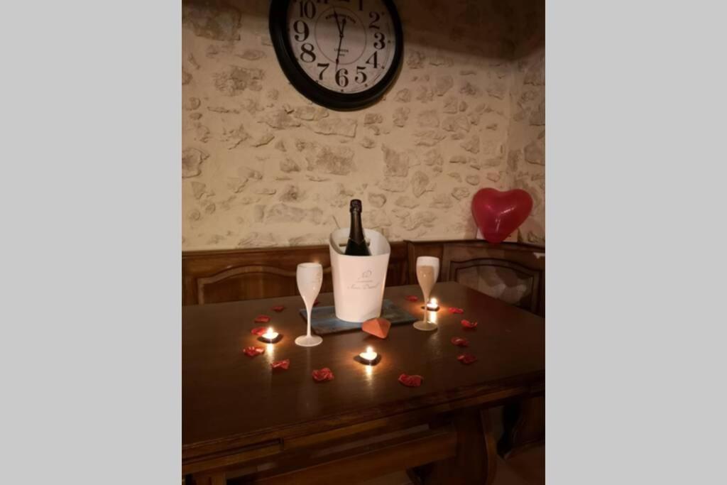 Le Portougais, Chalet A Chanaz, La Petite Venise Savoyarde エクステリア 写真