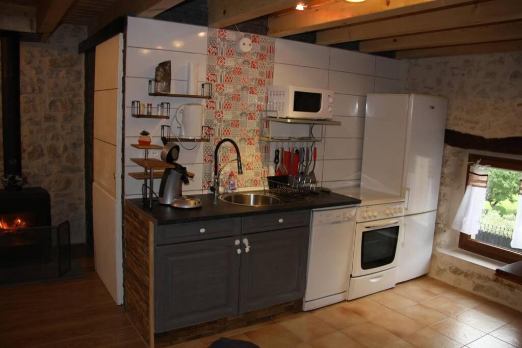 Le Portougais, Chalet A Chanaz, La Petite Venise Savoyarde エクステリア 写真